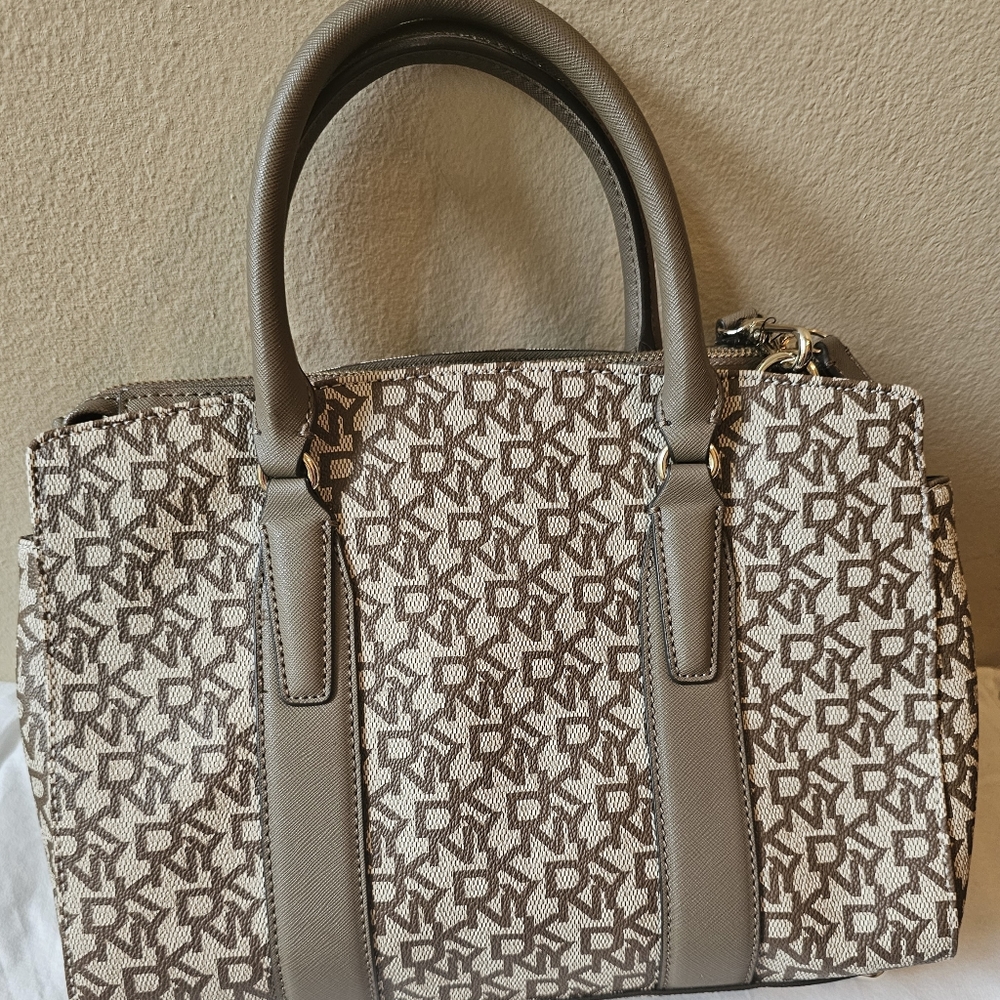 DKNY crossbody bag - Picture 8 of 9